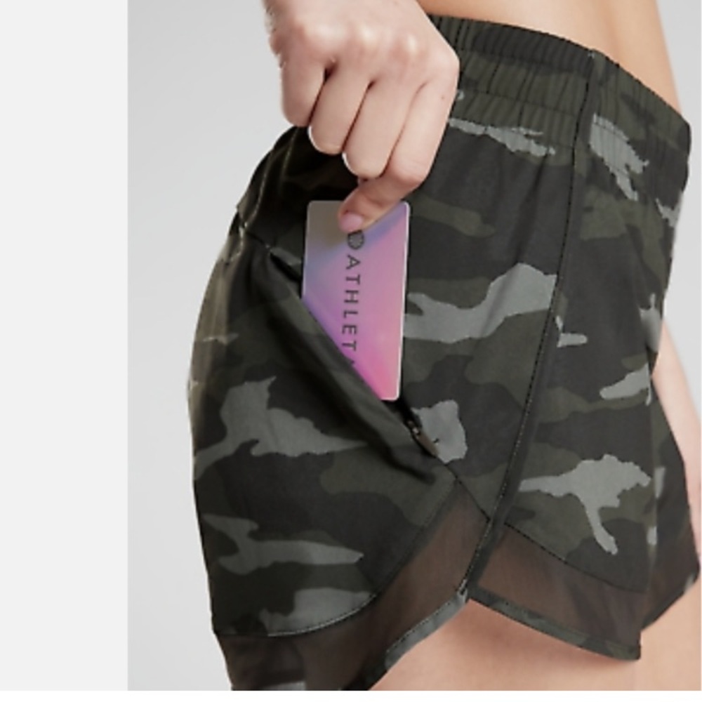 NWOT Athleta Camo Printed Mesh Racer Run Short 4” Sz M (ACS-M)